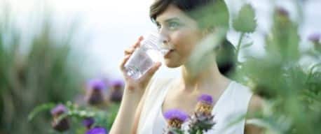 femme-buvant-verre-d-eau-culligan